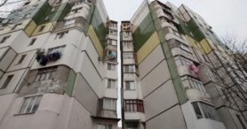 Chișinău: O tânără de 27 de ani a sărit de la etajul 4 a unui bloc
